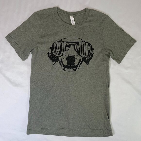 Dog Mom Graphic Tee Women's Size Small Camo Green Crew Neckline Short Sleeves - Picture 1 of 6